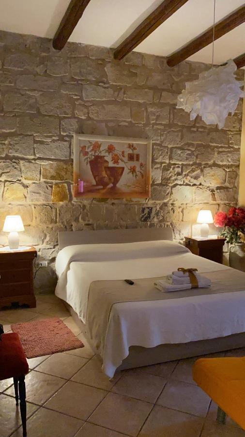 B&B Domus De Janas 贡内萨 外观 照片