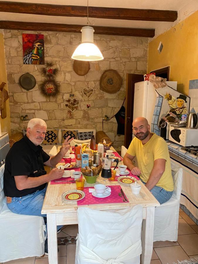 B&B Domus De Janas 贡内萨 外观 照片