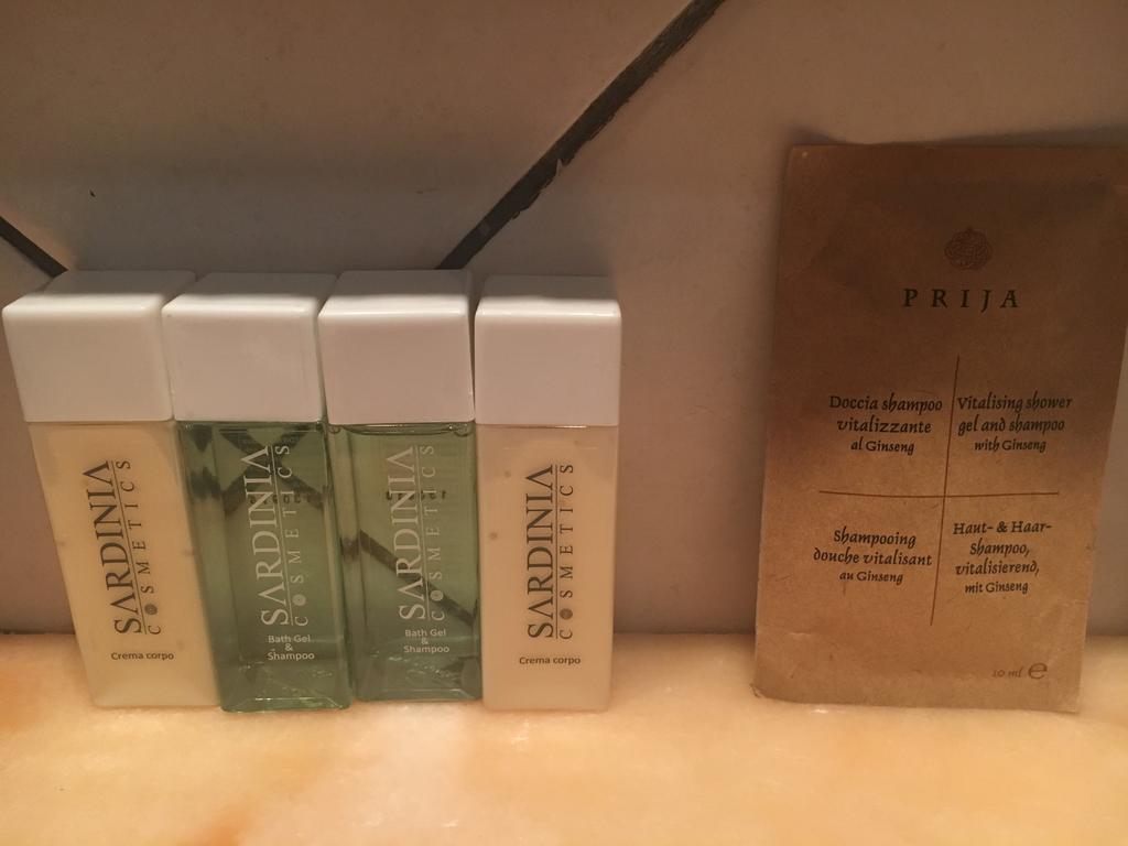B&B Domus De Janas 贡内萨 外观 照片
