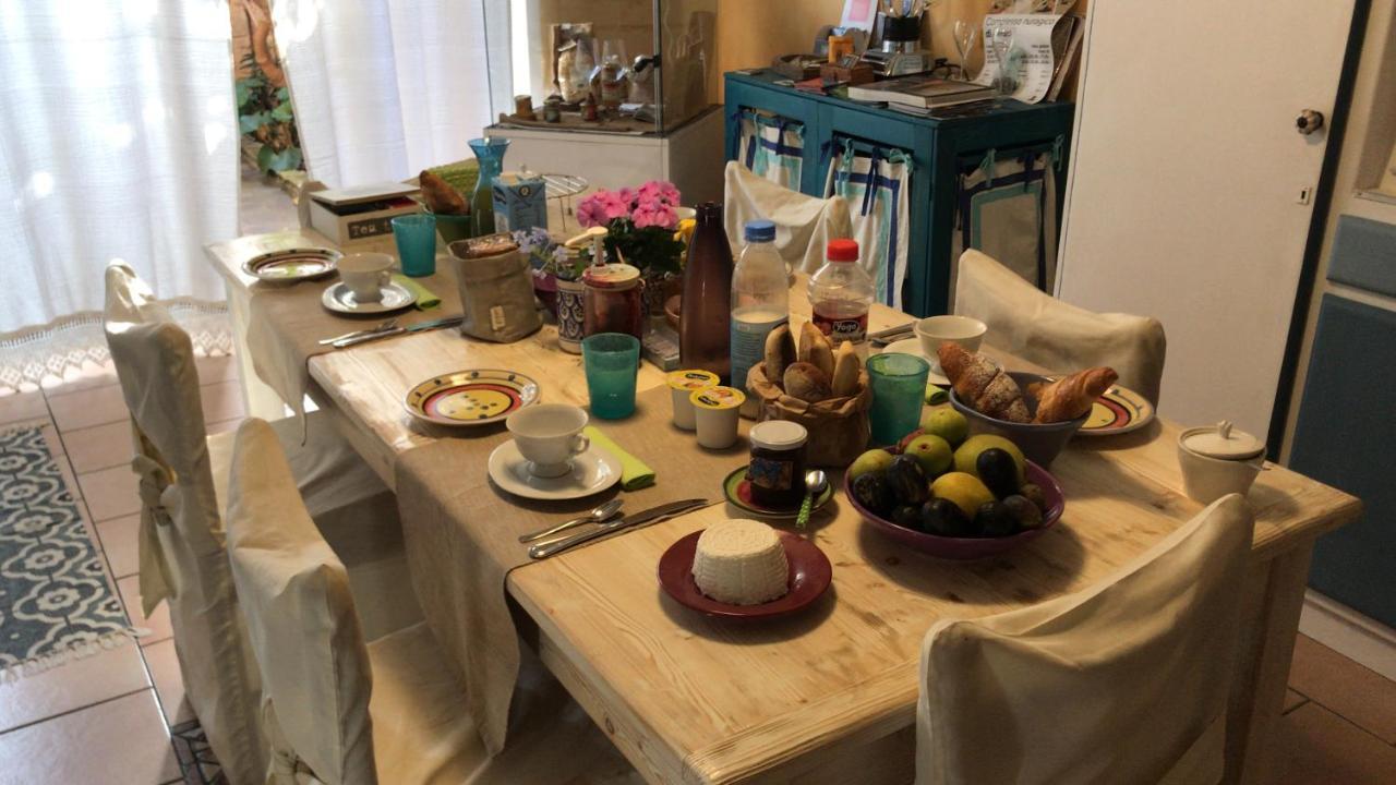 B&B Domus De Janas 贡内萨 外观 照片